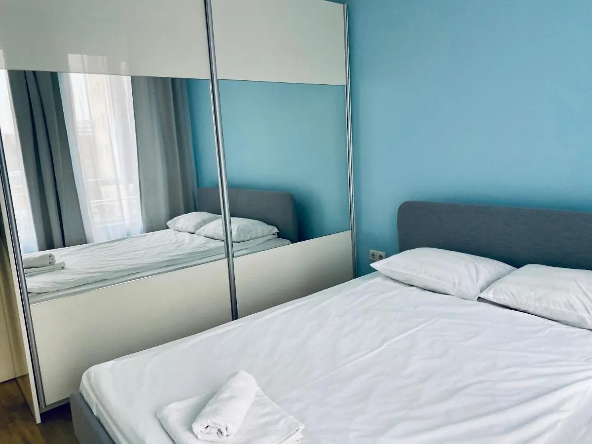 Apartment Turquoise And Magenta Apartaments Sofia