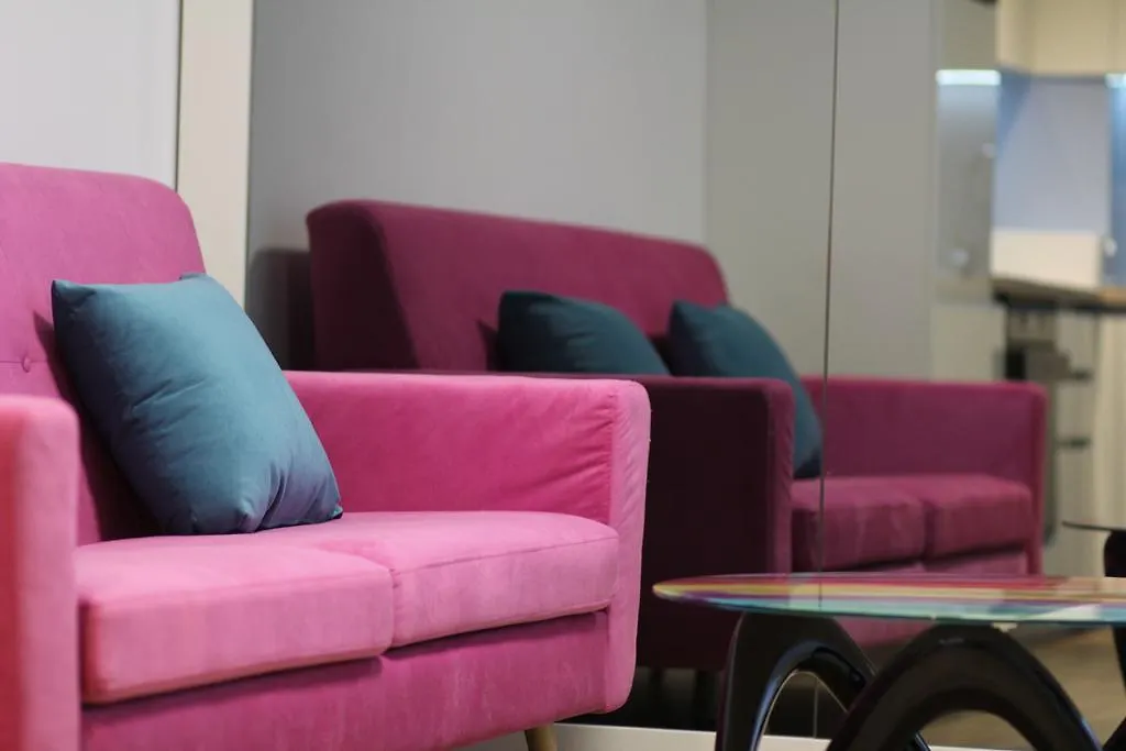 Turquoise And Magenta Apartaments Sofia Apartment